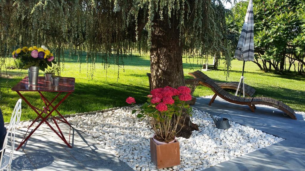 Bed and Breakfast Maison Prairie Bonheur Маньи-лез-Амо Экстерьер фото